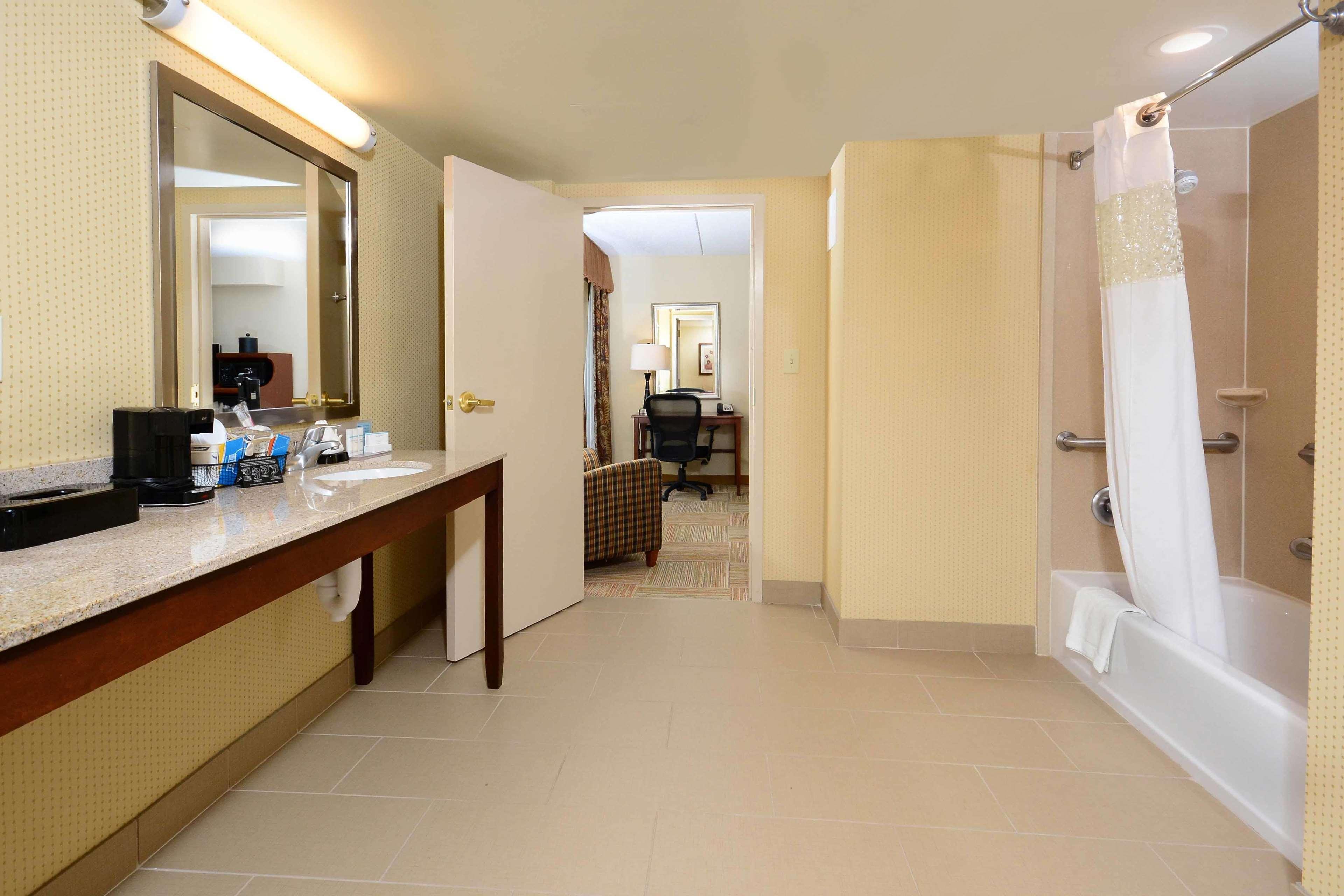 Hampton Inn Raleigh Capital Blvd North Dış mekan fotoğraf