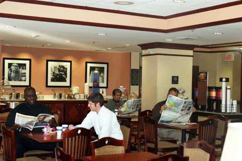 Hampton Inn Raleigh Capital Blvd North Restoran fotoğraf
