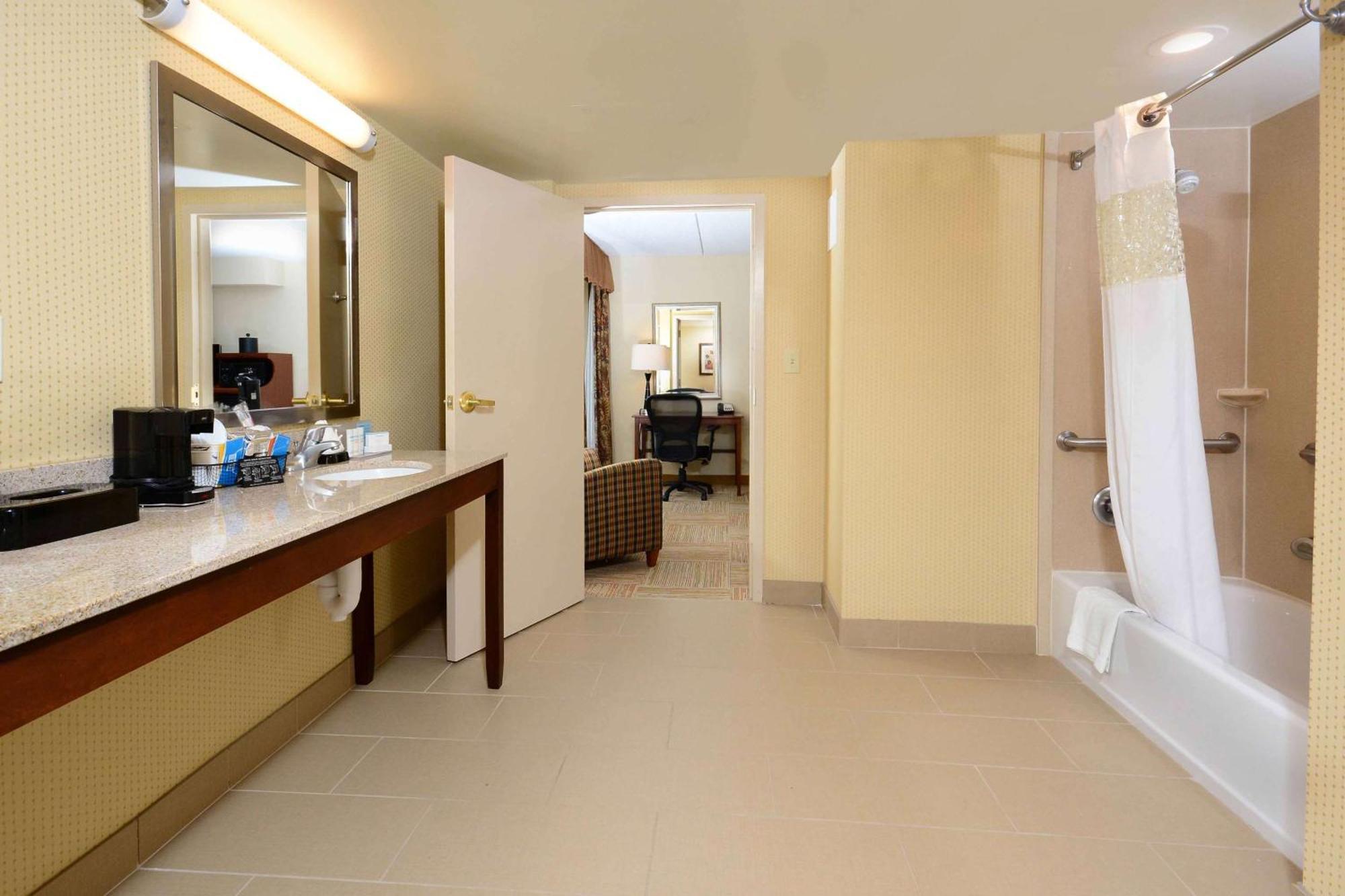 Hampton Inn Raleigh Capital Blvd North Dış mekan fotoğraf