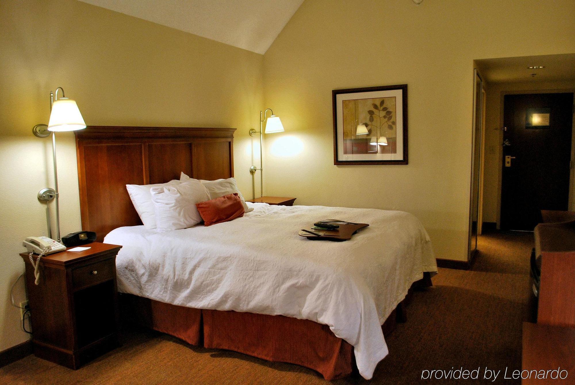 Hampton Inn Raleigh Capital Blvd North Oda fotoğraf
