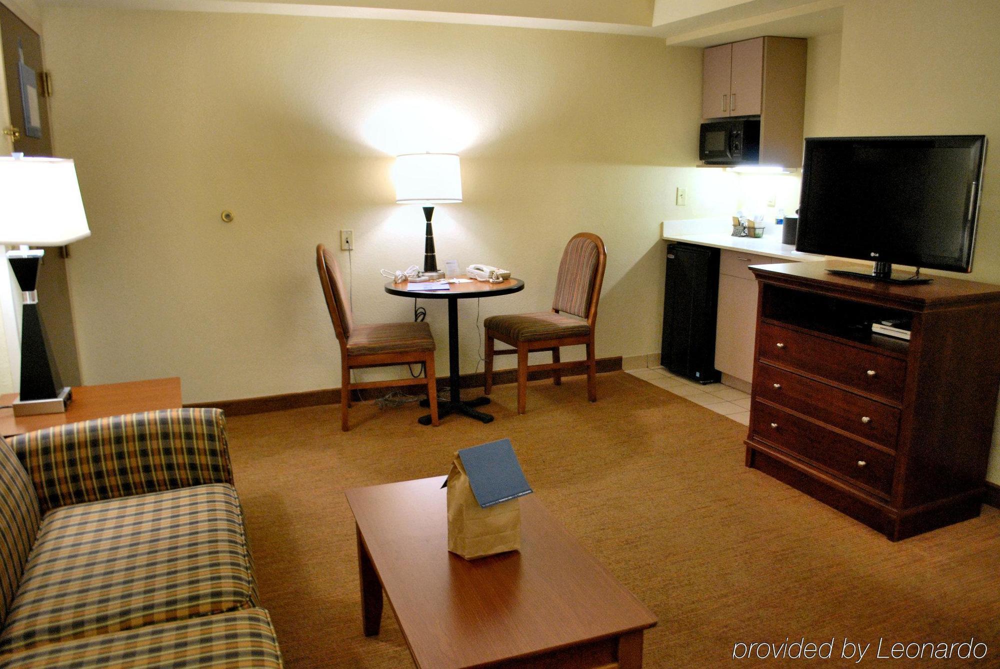 Hampton Inn Raleigh Capital Blvd North Oda fotoğraf