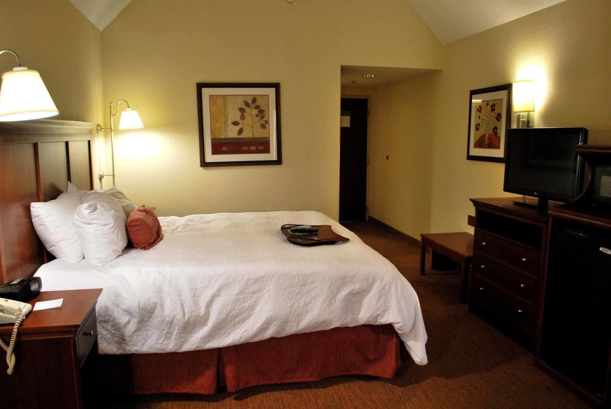 Hampton Inn Raleigh Capital Blvd North Oda fotoğraf